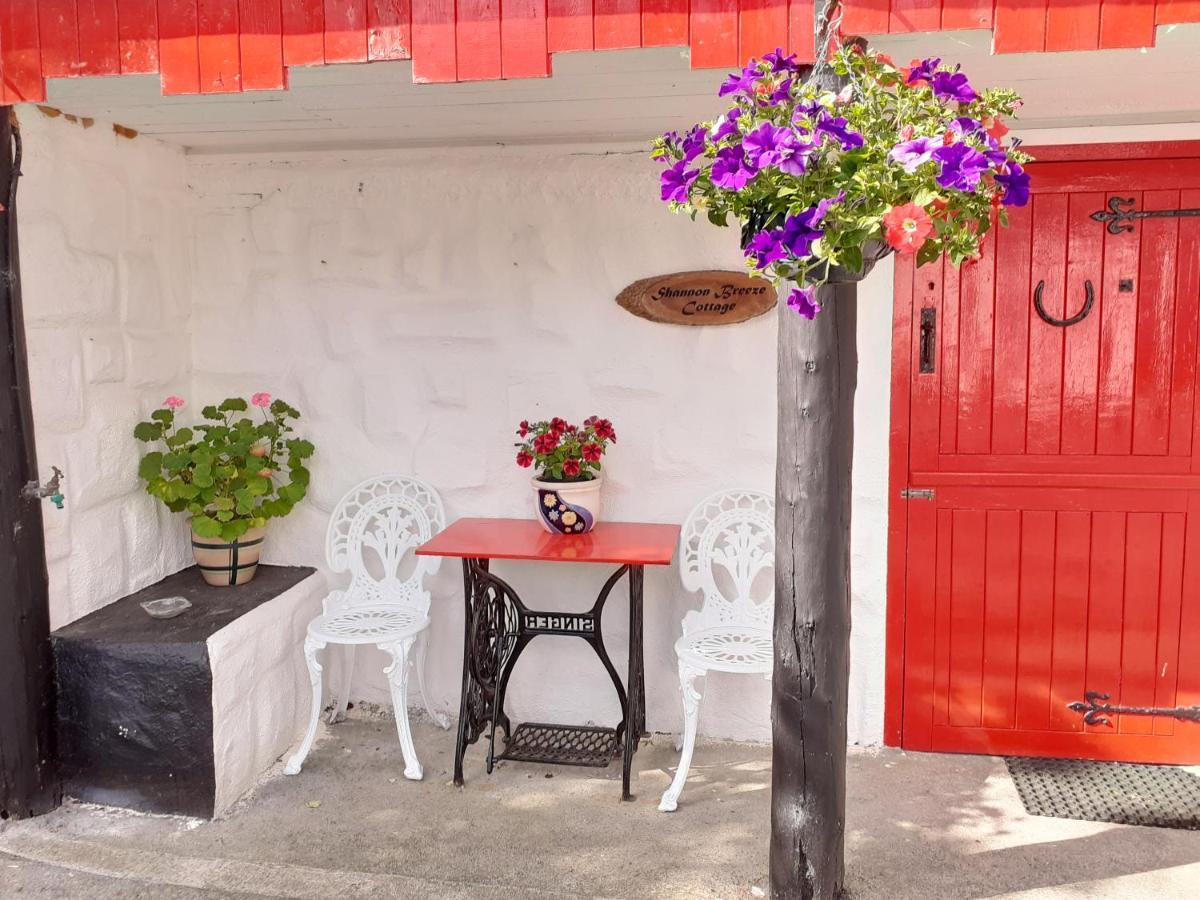 Cummins Cottages Ballycrossaun Exterior photo